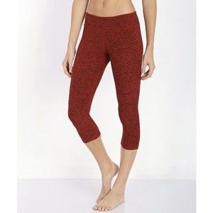 Beyond Yoga Leggings size M Crimson Red Space Dye Cropped Athletic Capri